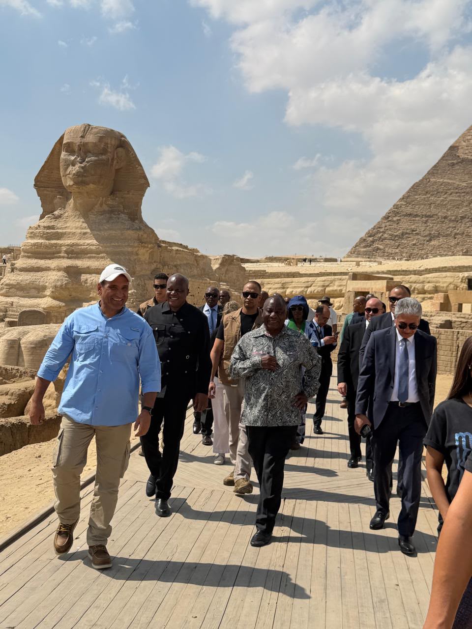 رئيس جمهورية جنوب أفريقيا يزور المتحف المصري الكبير ومنطقة أهرامات الجيزة (3) رئيس جمهورية جنوب أفريقيا يزور المتحف المصري الكبير ومنطقة أهرامات الجيزة (3)