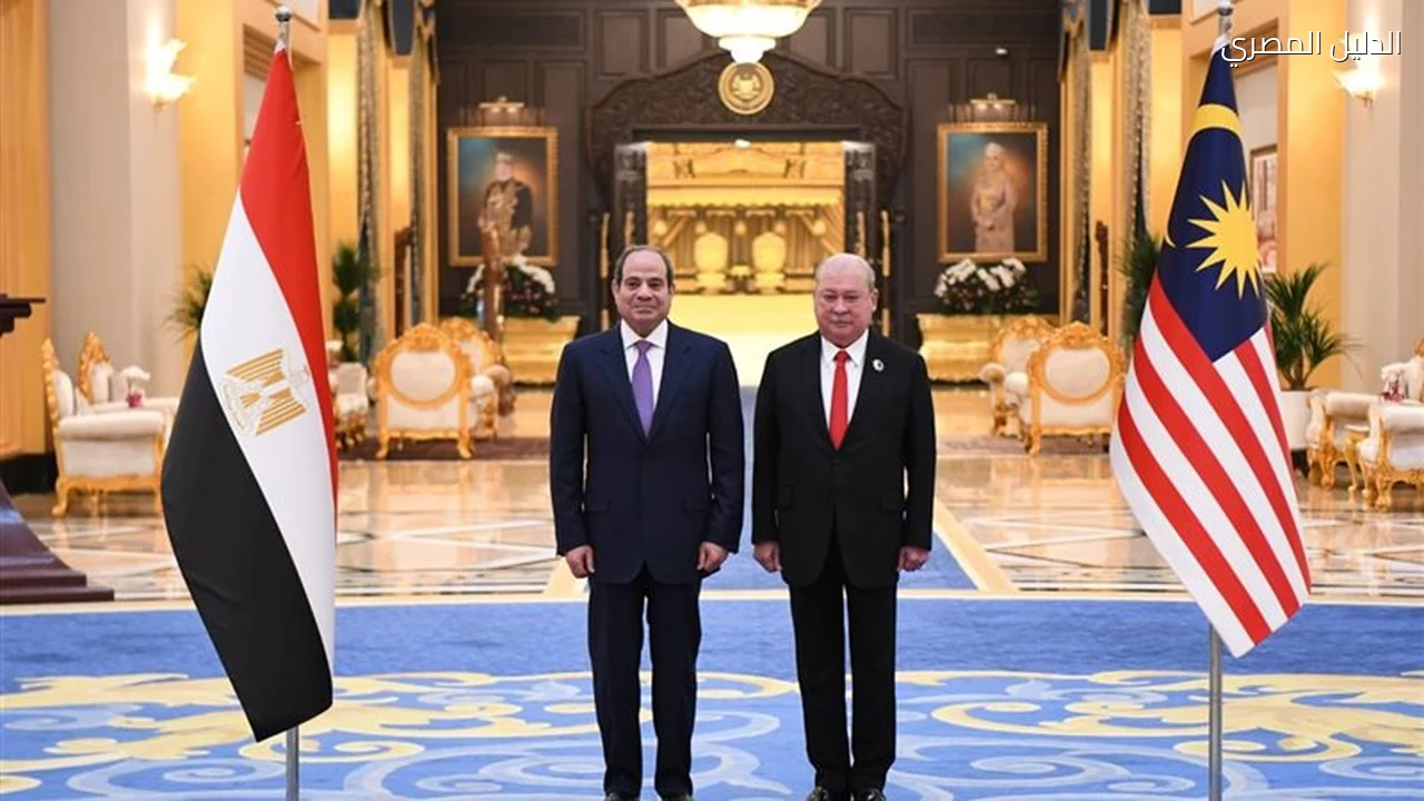 السيسي يلتقي ملك ماليزيا في كوالالمبور