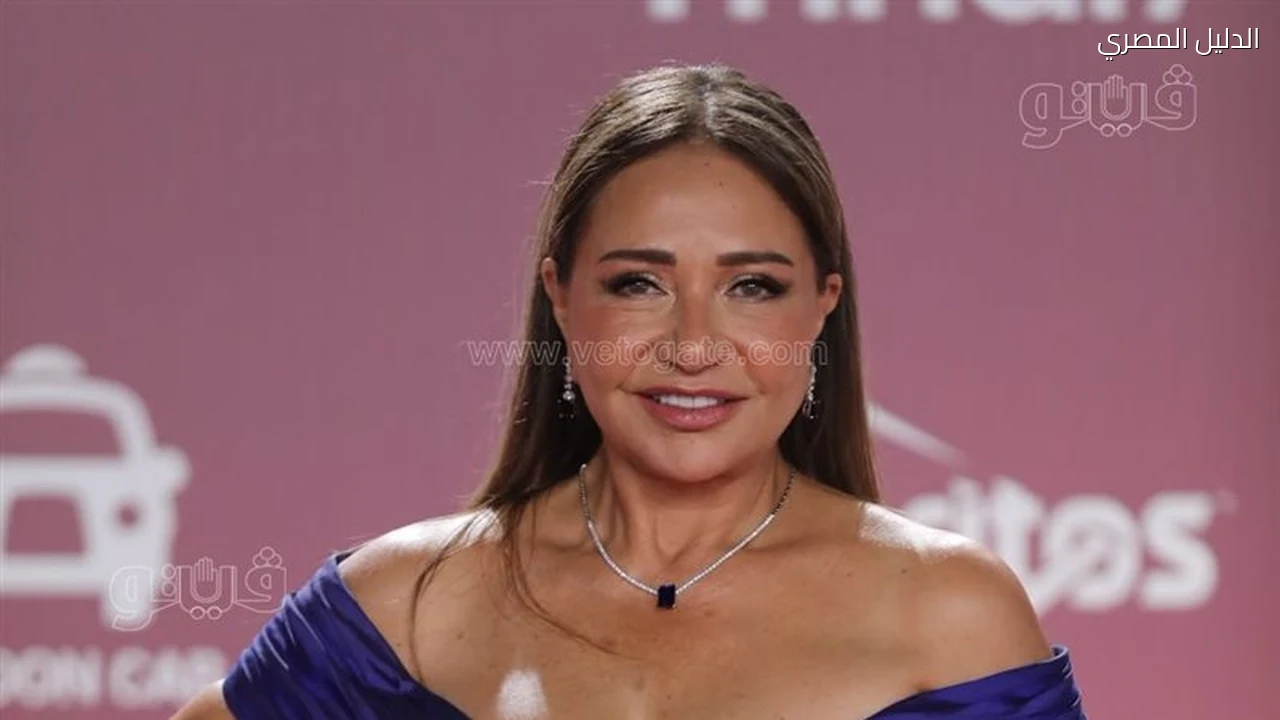 مهرجان الجونة يلفت الأنظار بإطلالات الفنانات في يومه الرابع