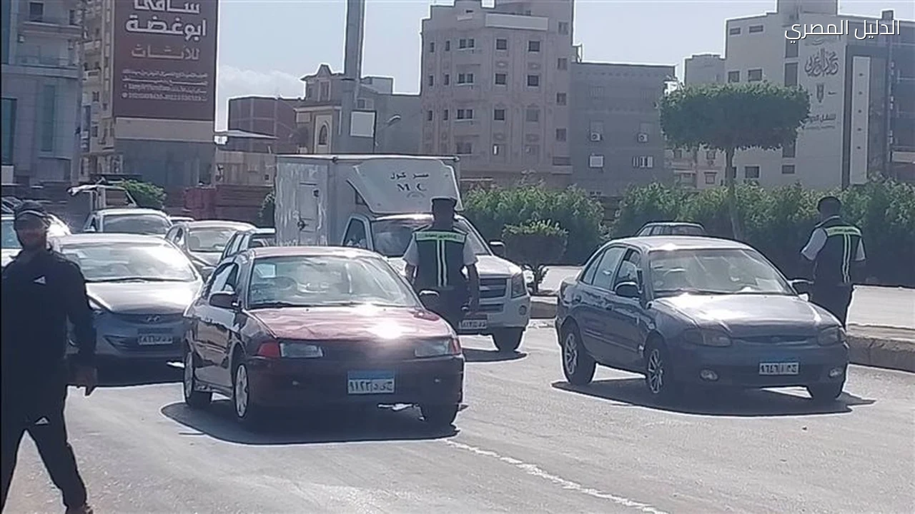 أمن دمياط يكثف تواجده على طريق بورسعيد لضبط المرور