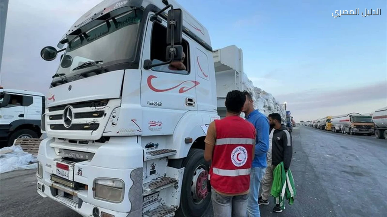 الهلال الأحمر يرسل 3289 طنا من المساعدات إلى غزة