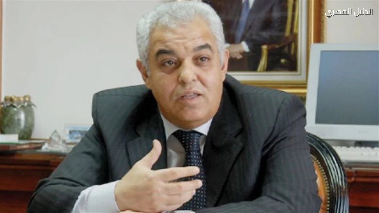 الكلاب الضالة نصر علام يطالب بحماية الإنسان