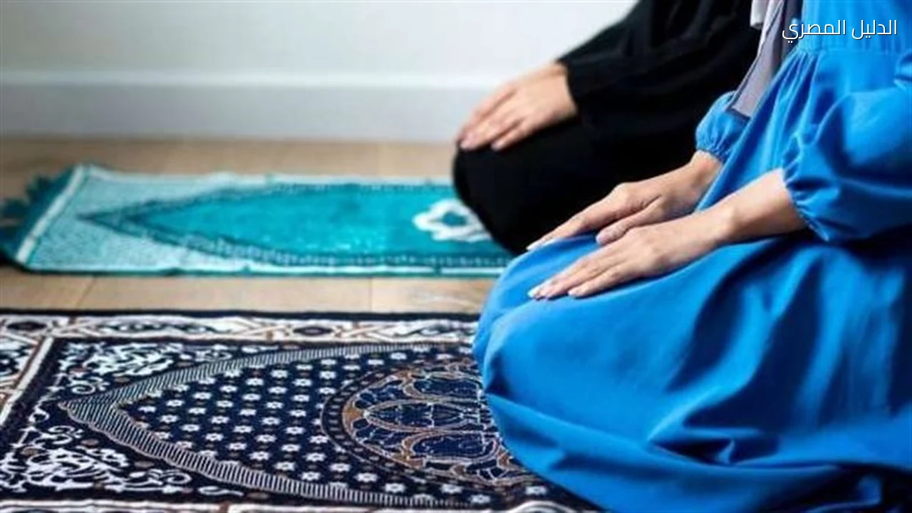 حكم التفات الأم إلى طفلها في الصلاة خوفًا عليه