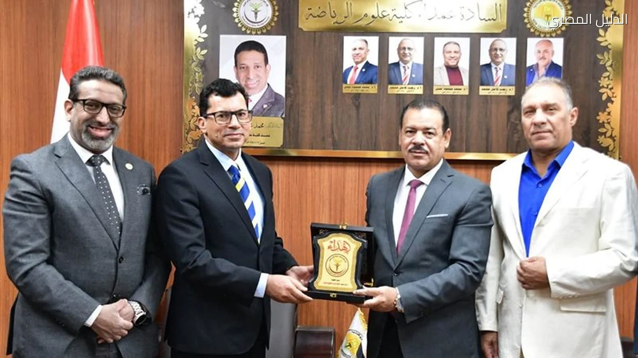 جامعة الوادي الجديد تستقبل أشرف صبحي لتعزيز التعاون