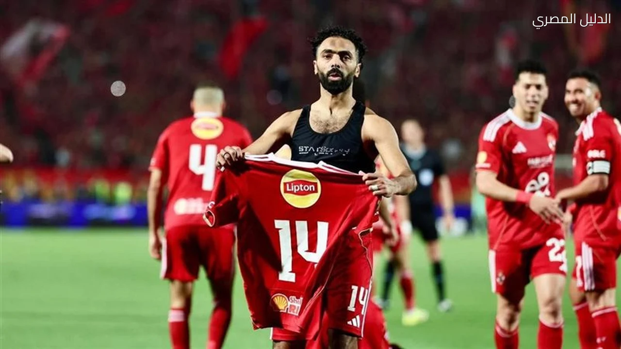 حسين الشحات على رأس بدلاء الأهلي أمام الزمالك