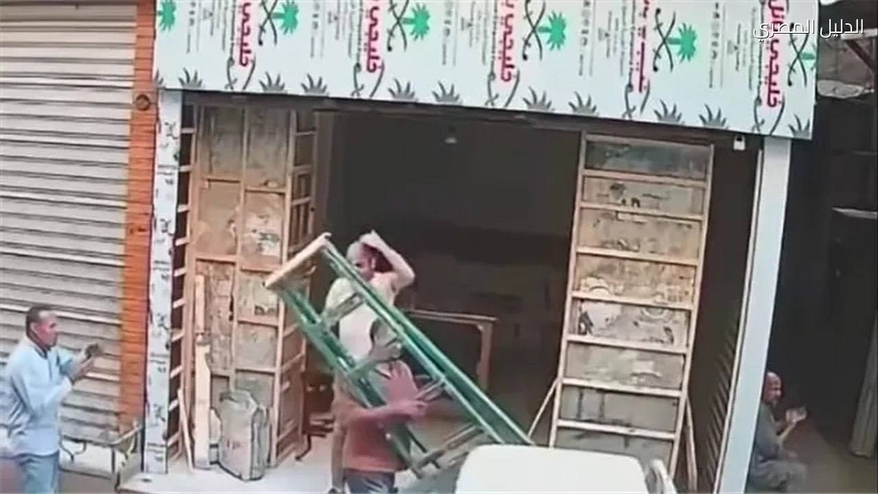 حملة مرافق تصادر سلما من محل تحت التشطيب بالشرقية