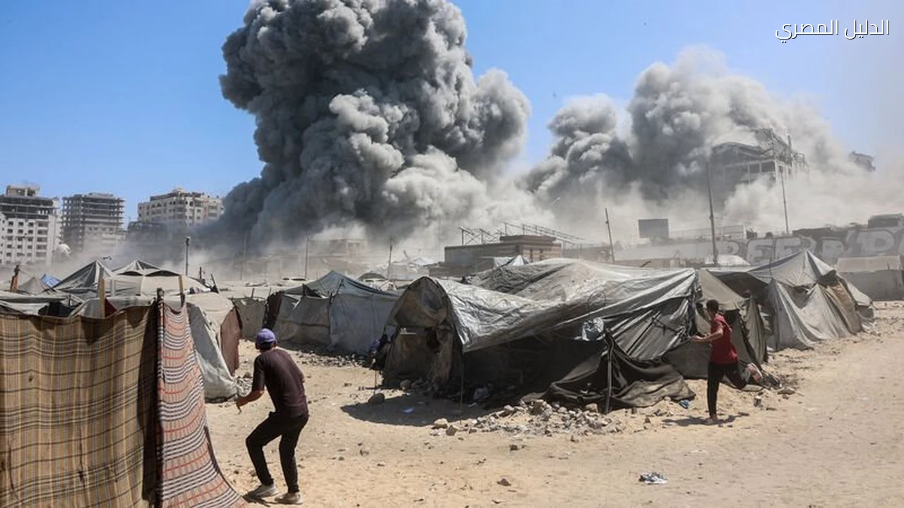 خيام النازحين في غزة تحت القصف الإسرائيلي والنسف بالروبوتات