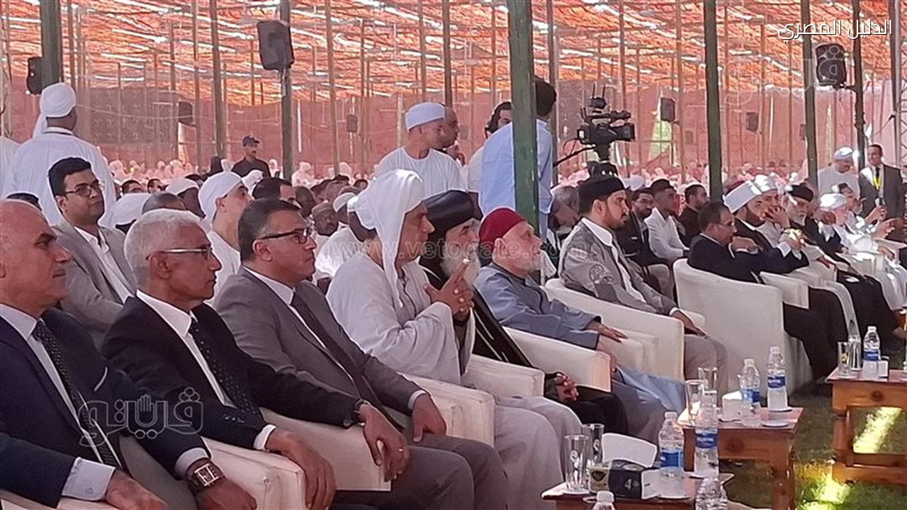 اقتراض 7 آلاف جنيه لشراء سيارة يرويها رئيس جامعة جنوب الوادي الأهلية
