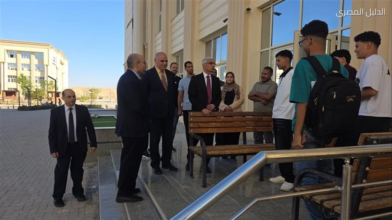 جامعة جنوب الوادي الأهلية تتابع انتظام الدراسة وتفتح حوارا مع الطلاب