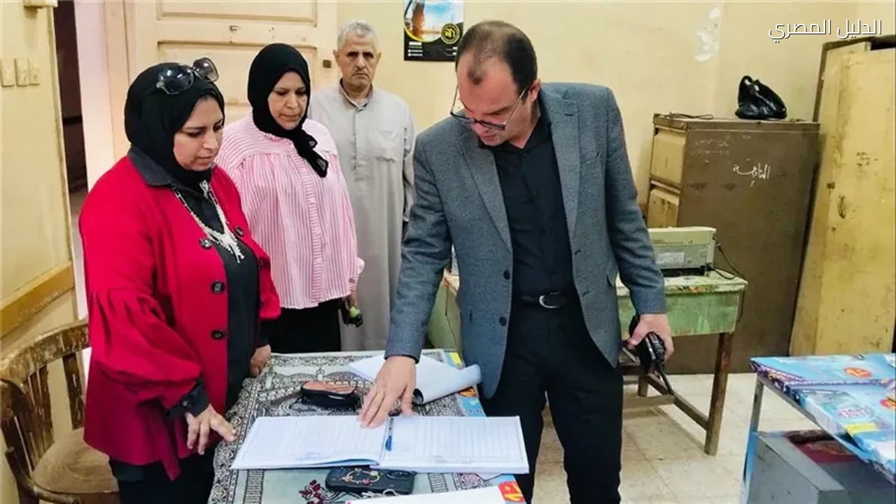 ميت غمر يوجه برفع الأتربة وإزالة الإشغالات بالطريق السريع