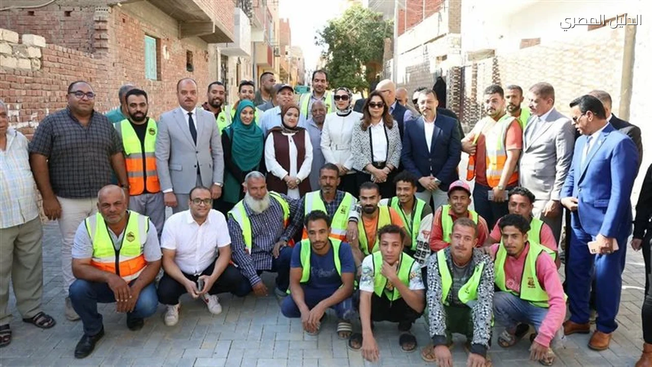 رصف 37 ألف متر مربع بالإنترلوك في الوادي الجديد