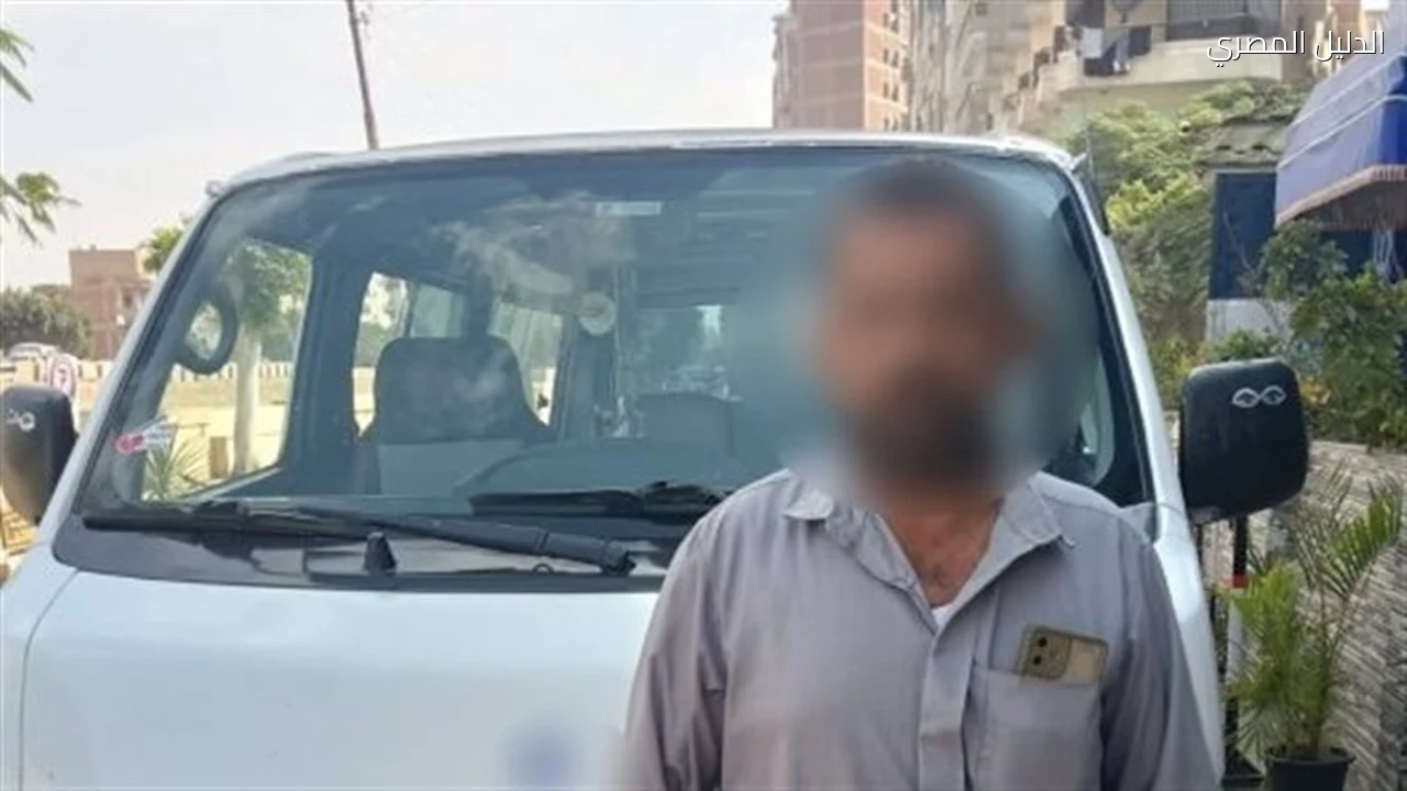 سائق ميكروباص بالشرقية يعتدي على الركاب ويتجاوز التعريفة