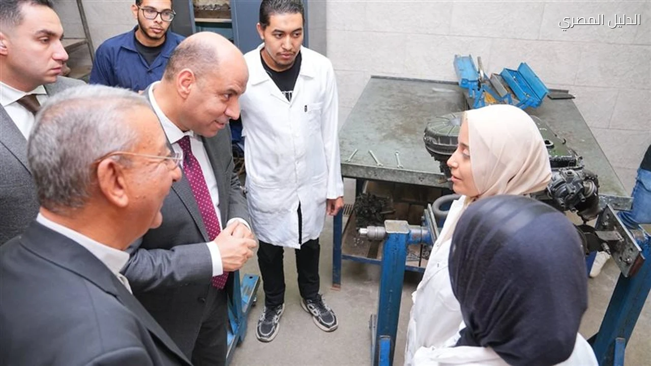 شهادات نجاح للمرأة المصرية فتيات يقتحمن المهن الصناعية