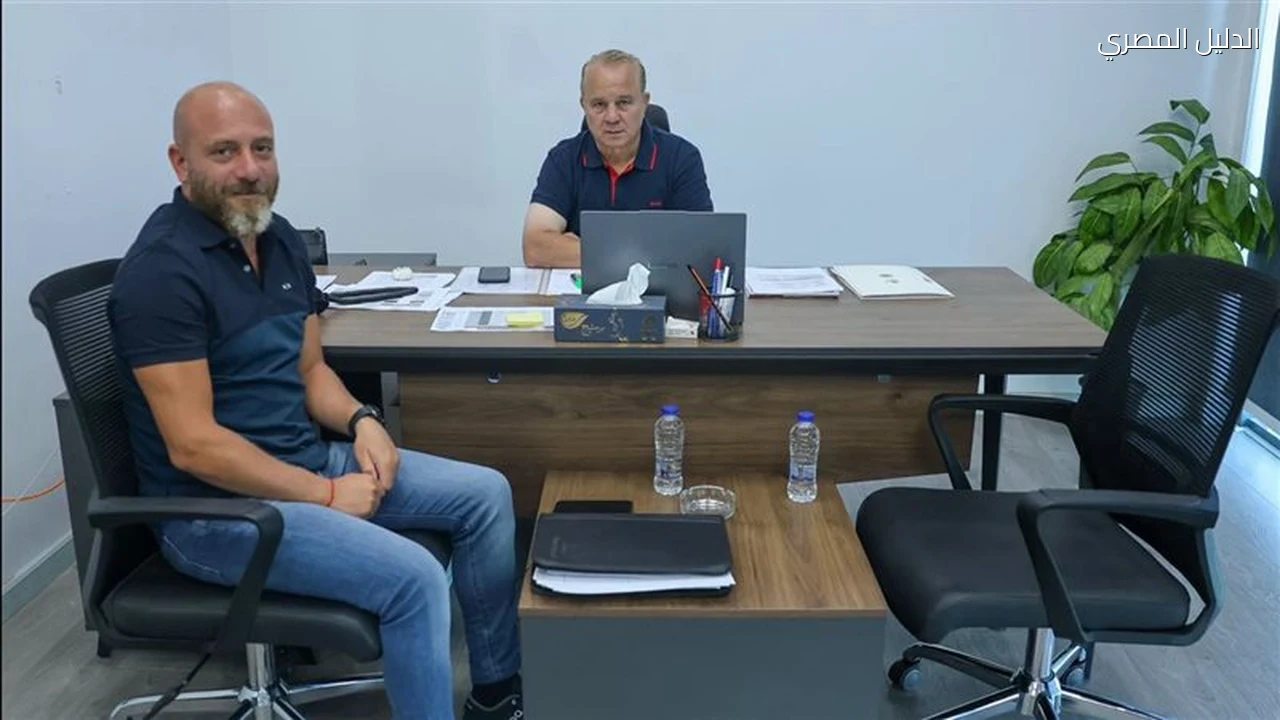 شوقي غريب يجتمع بوائل رياض لمناقشة إعداد الشباب