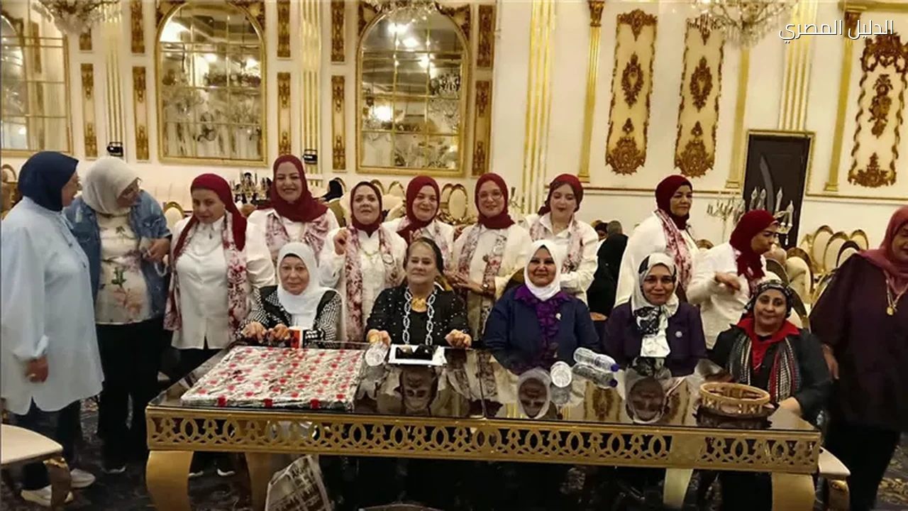 كبار السن يحتفلون باليوم العالمي في نادي السعادة بطلخا