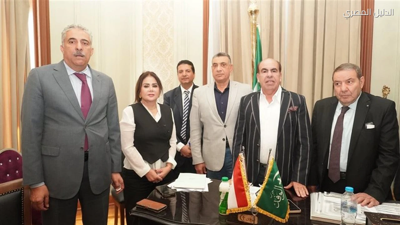 الوفد يتلقى طلبات الترشح لانتخابات الهيئة العليا