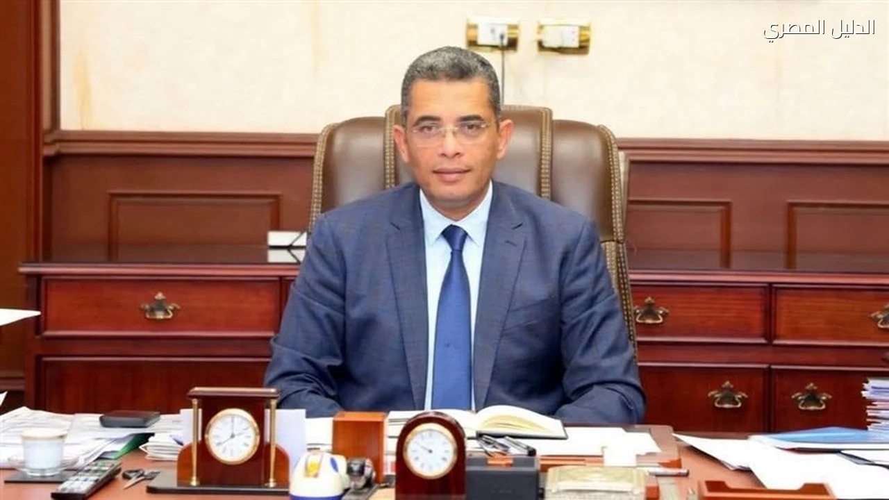 محافظ البحر الأحمر يستعرض استعدادات الموسم السياحي