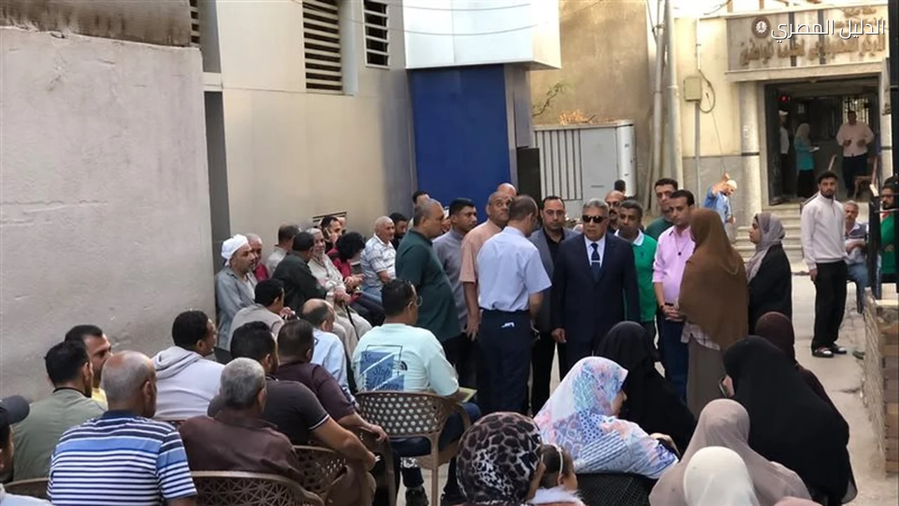 محافظ الدقهلية يتفقد مكتب توثيق الخارجية ومخابز طلخا