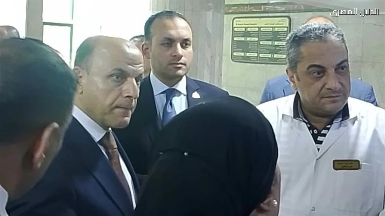 محافظ الغربية يتفقد مصابي حادث العقار المنهار بالمحلة