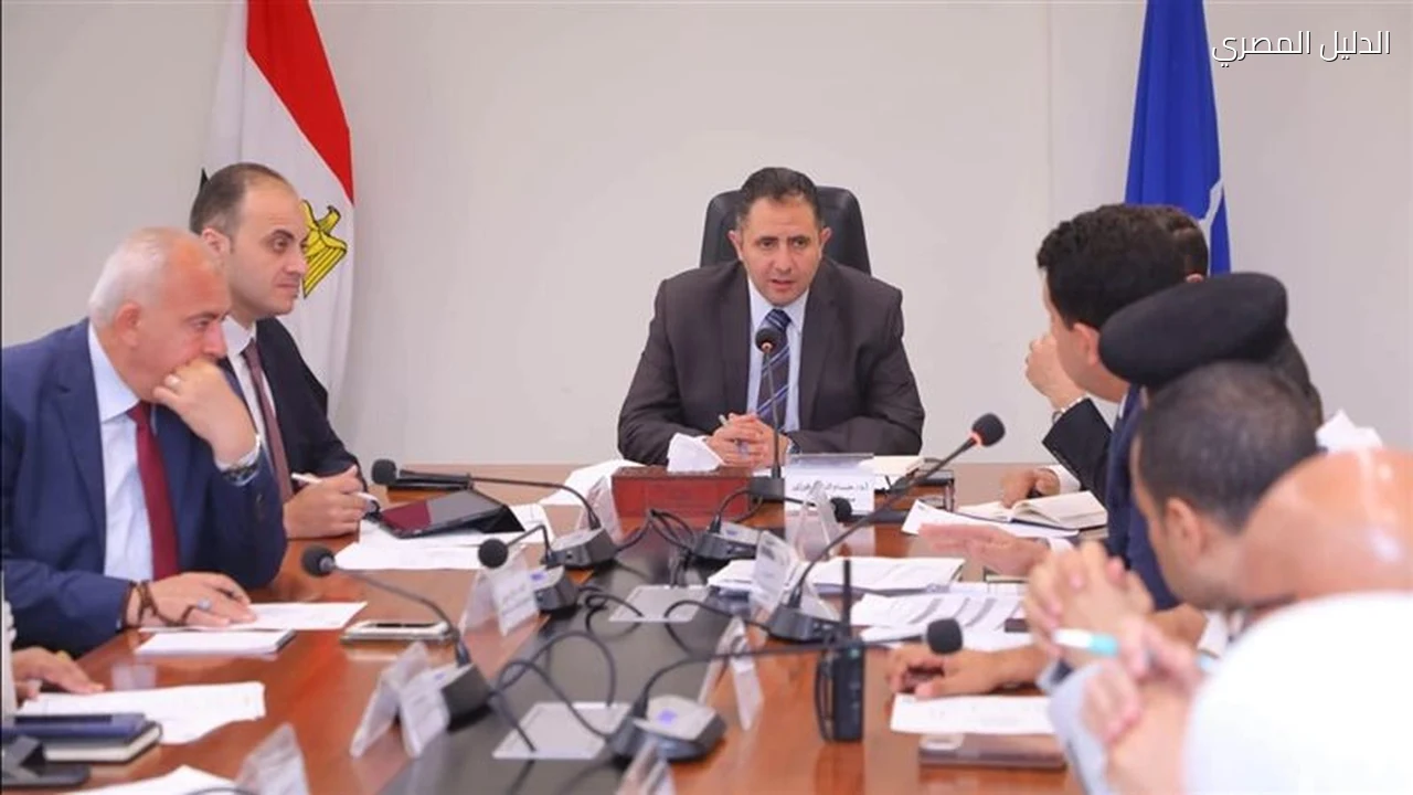 محافظ دمياط يترأس اجتماع الأسواق والسويقات لبحث التطوير