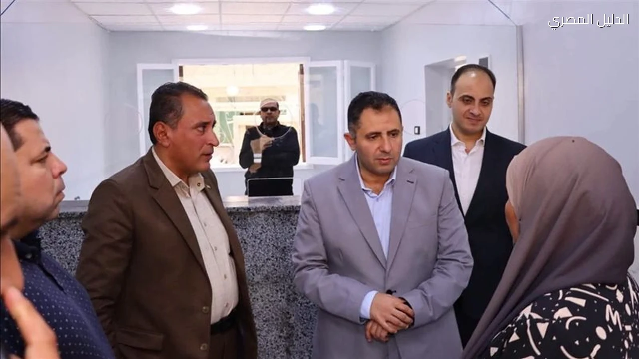 محافظ دمياط يوجه قرارات عاجلة خلال جولة بكفر البطيخ