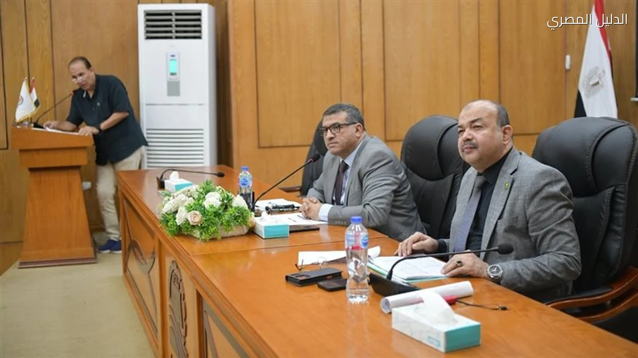 محافظ قنا يوجه بحصر مواقع المشايات المعدنية أعلى الترع