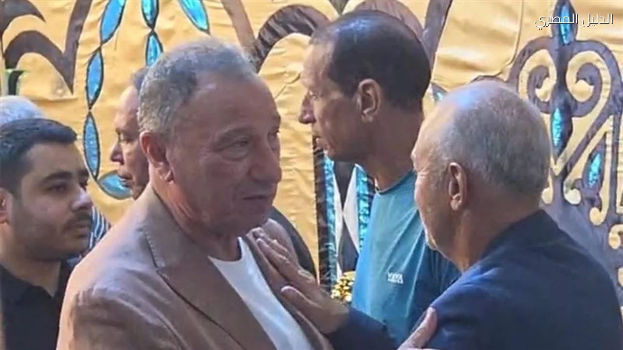الخطيب يقدم واجب العزاء في نصر إبراهيم نجم الزمالك الأسبق