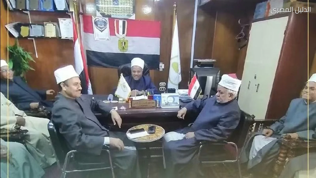 أوقاف قنا تبحث تطوير الأداء الدعوي وأنشطة المساجد