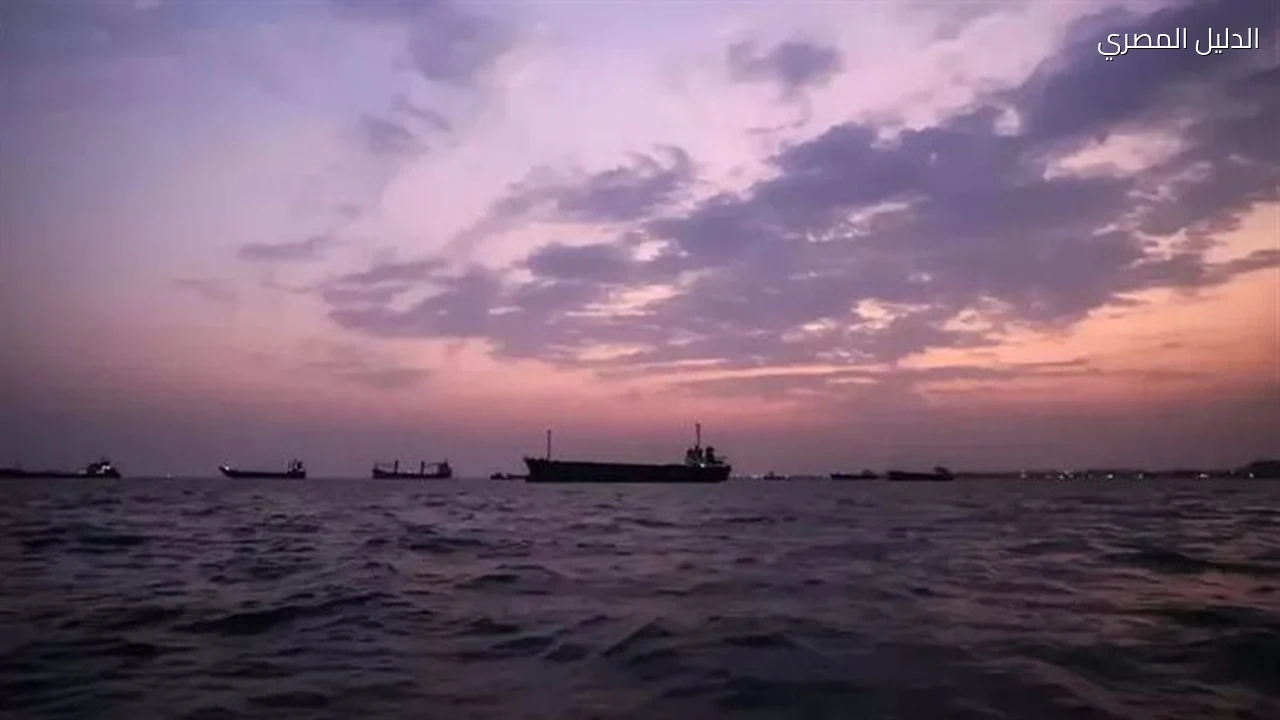 الحوثي تزرع ألغاماً في باب المندب واستهداف رادار بصنعاء
