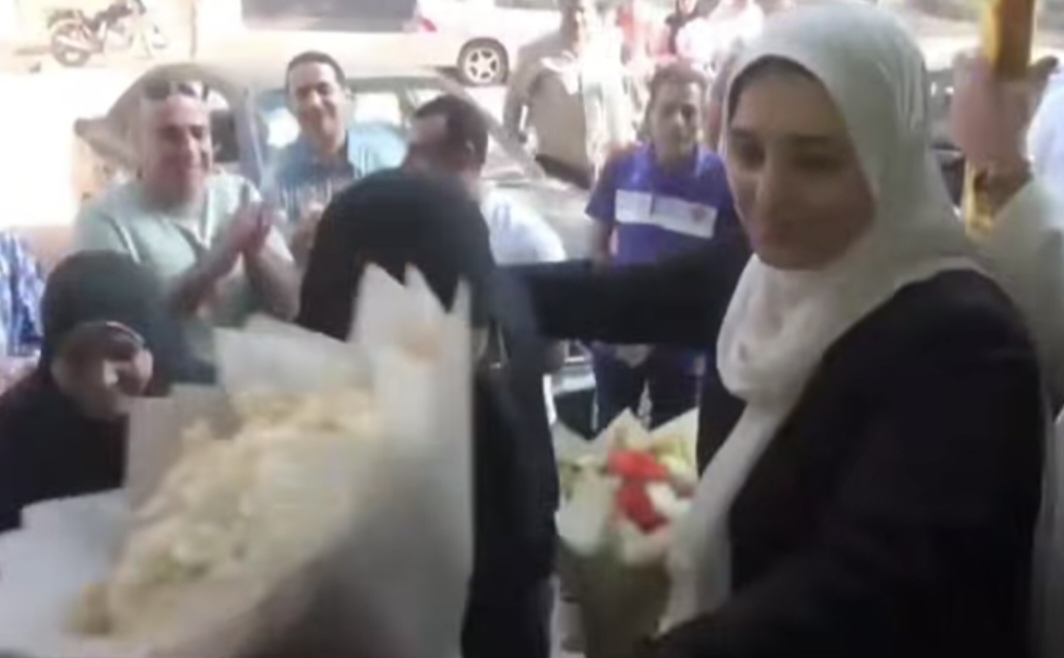 ممر شرفي لتكريم الدكتورة سحر فؤاد في ختام مسيرتها بالإدارة الصحية بميت غمر، فيتو