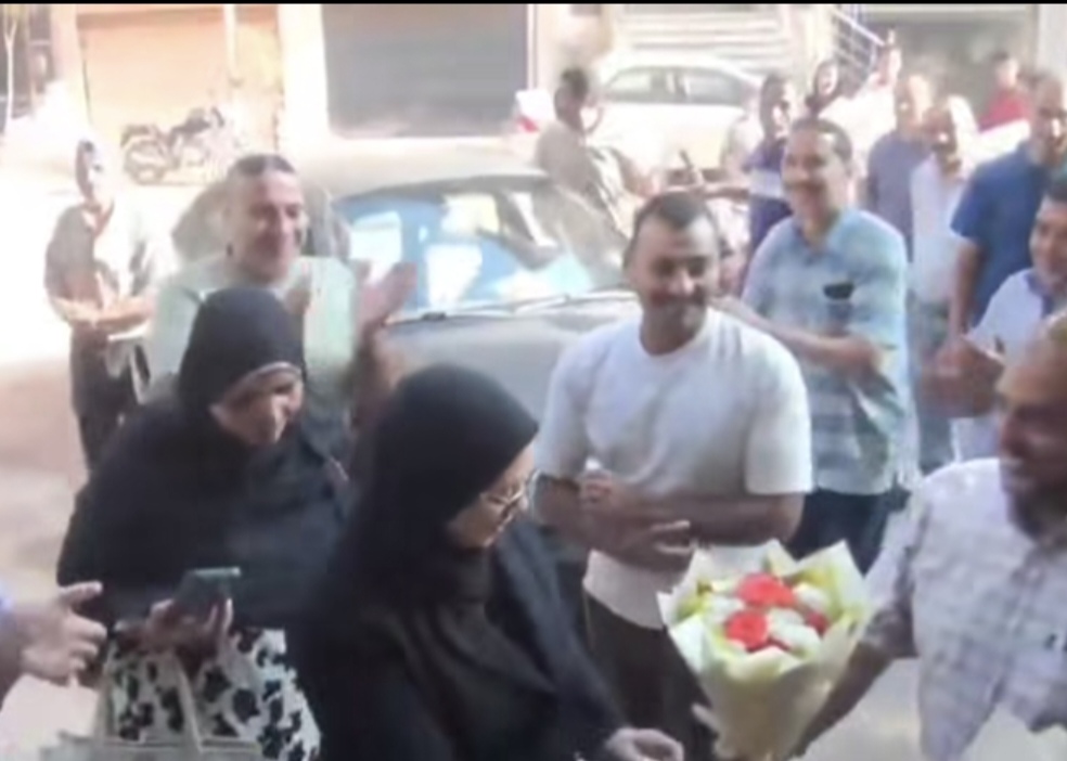 ممر شرفي لتكريم الدكتورة سحر فؤاد في ختام مسيرتها بالإدارة الصحية بميت غمر، فيتو
