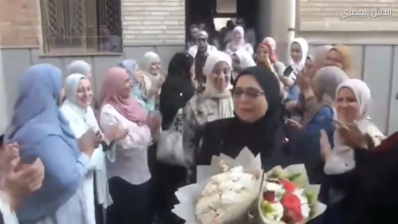 تكريم الدكتورة سحر فؤاد بممر شرفي في ميت غمر