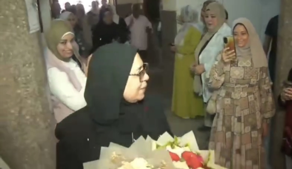 ممر شرفي لتكريم الدكتورة سحر فؤاد في ختام مسيرتها بالإدارة الصحية بميت غمر، فيتو