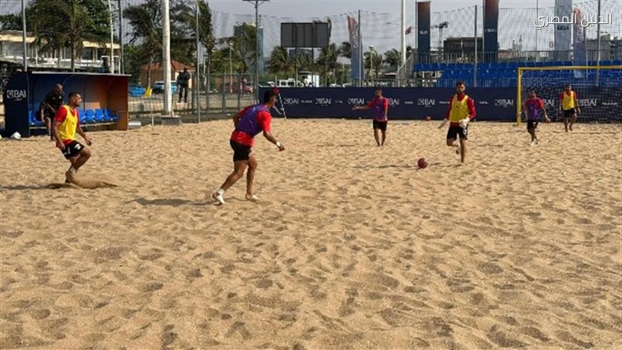 منتخب الشاطئية بالقميص الأحمر وأنجولا بالأبيض غدًا
