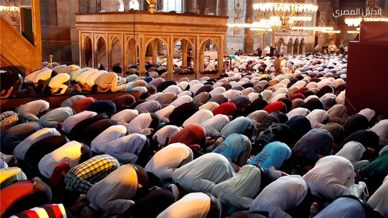 موعد أذان العشاء اليوم الاثنين 19 10 2026 في القاهرة والمحافظات