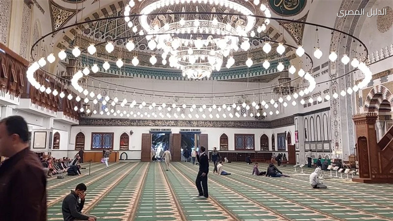 موعد أذان العشاء اليوم السبت 10 10 2026 في القاهرة والمحافظات