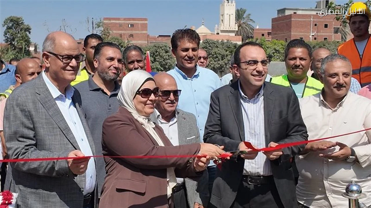 نائب محافظ الإسماعيلية يفتتح محطة صرف ومدرسة جديدة