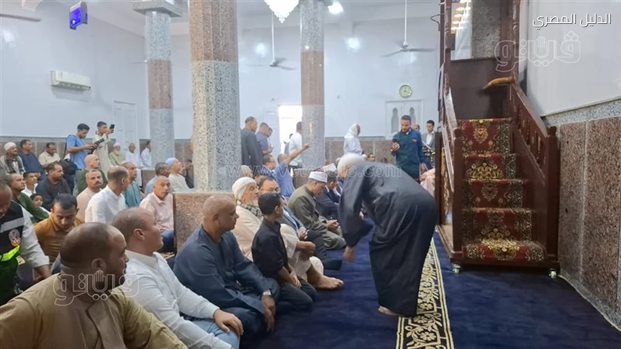 نقل شعائر صلاة الجمعة من مسجد الإمام الحسين بالقاهرة