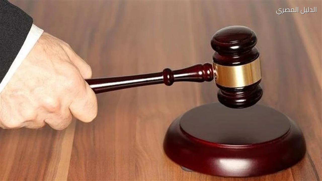 نيابة أكتوبر تحقق في اتهام ولي أمر طالب بسب مديرة مدرسة