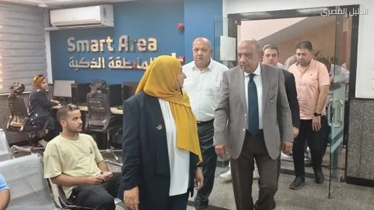 وزير الكهرباء يتفقد إدارة شبكات مدينة الشروق