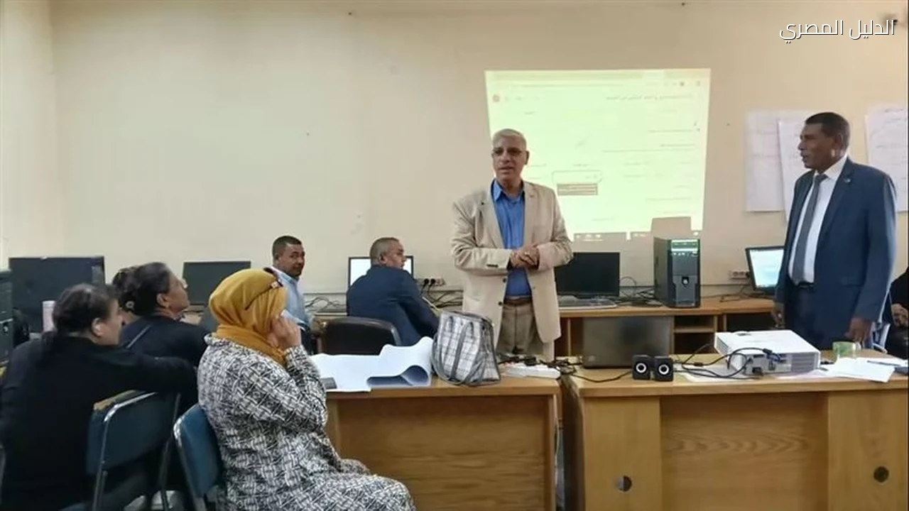 الذكاء الاصطناعي في التعليم بقنا تدريب 80 معلمًا ومديرًا