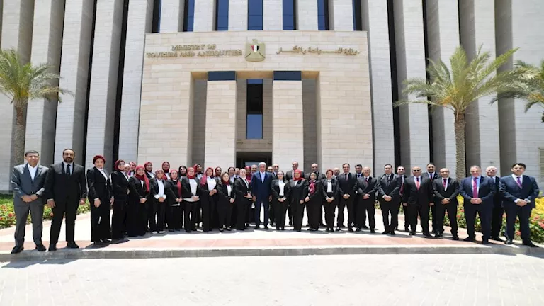 وزير السياحة يعلن عن مبادرة جديدة لتدريب موظفي الصفين الثاني والثالث بالوزارة