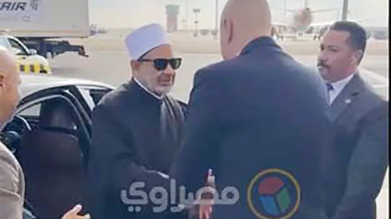 شيخ الأزهر يتوجه إلى الرياض بعد مغادرته القاهرة