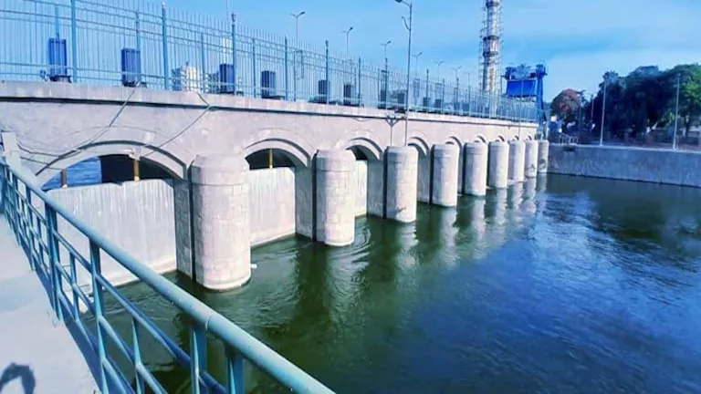 وزير الري يشرف على الموازنات المائية لضمان استقرار المناسيب خلال العيد في مصر
