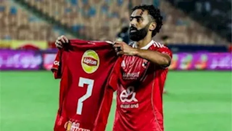 حسين الشحات يوضح موقفه من الاستمرار مع الأهلي