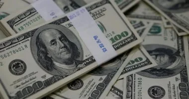 سعر الدولار في بنك مصر يصل إلى 51.83 جنيه للشراء