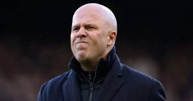 ليفربول يستعد لإقالة آرنى سلوت وأندوني إيراولا هو المرشح الأقوى