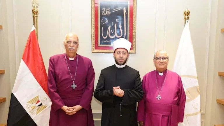 وزير الأوقاف يستجيب لدعوة وفد الأسقفية الأنجليكانية لزيارة المركز الإسلامي المسيحي