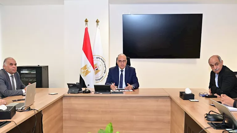 وزير الري يشرف على تنفيذ نظام التوأمة الرقمية في ترعة الإسماعيلية