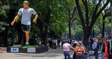 احتجاجات في شوارع المكسيك تشتعل مع إحراق مجسمات كأس العالم